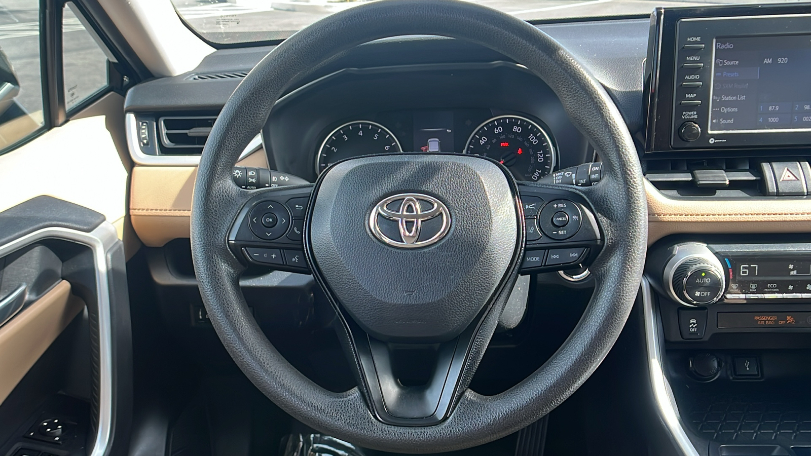 2021 Toyota RAV4 XLE 22
