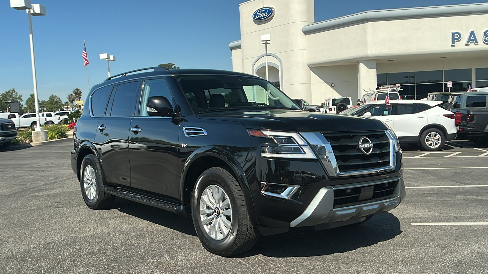 2022 Nissan Armada SV 1