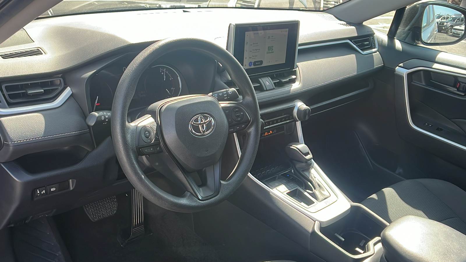 2023 Toyota RAV4 LE 16