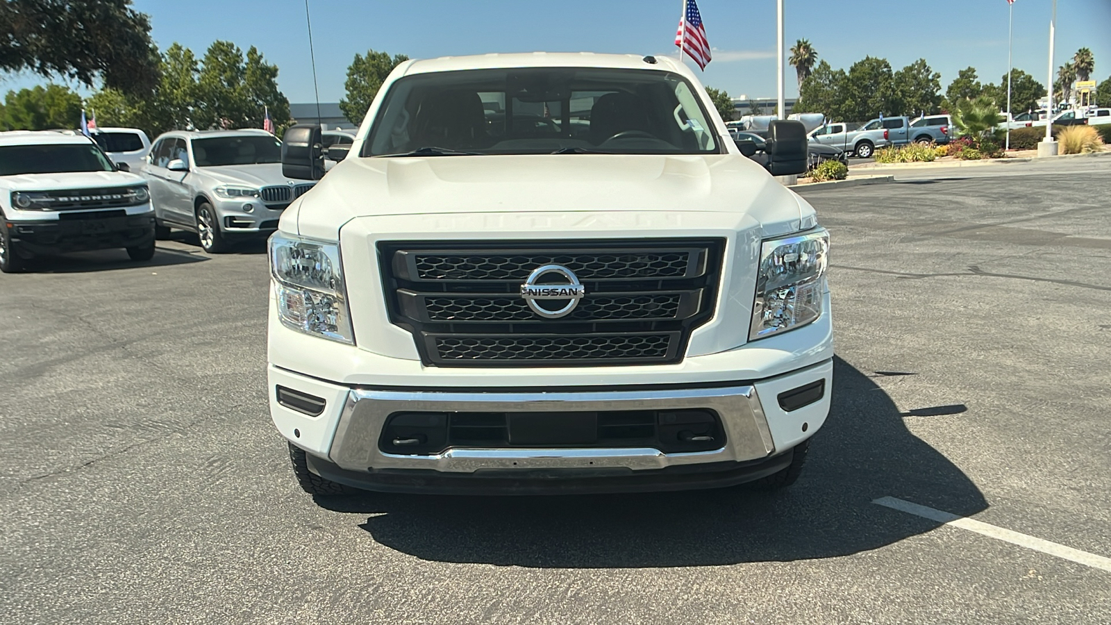 2021 Nissan Titan SV 8