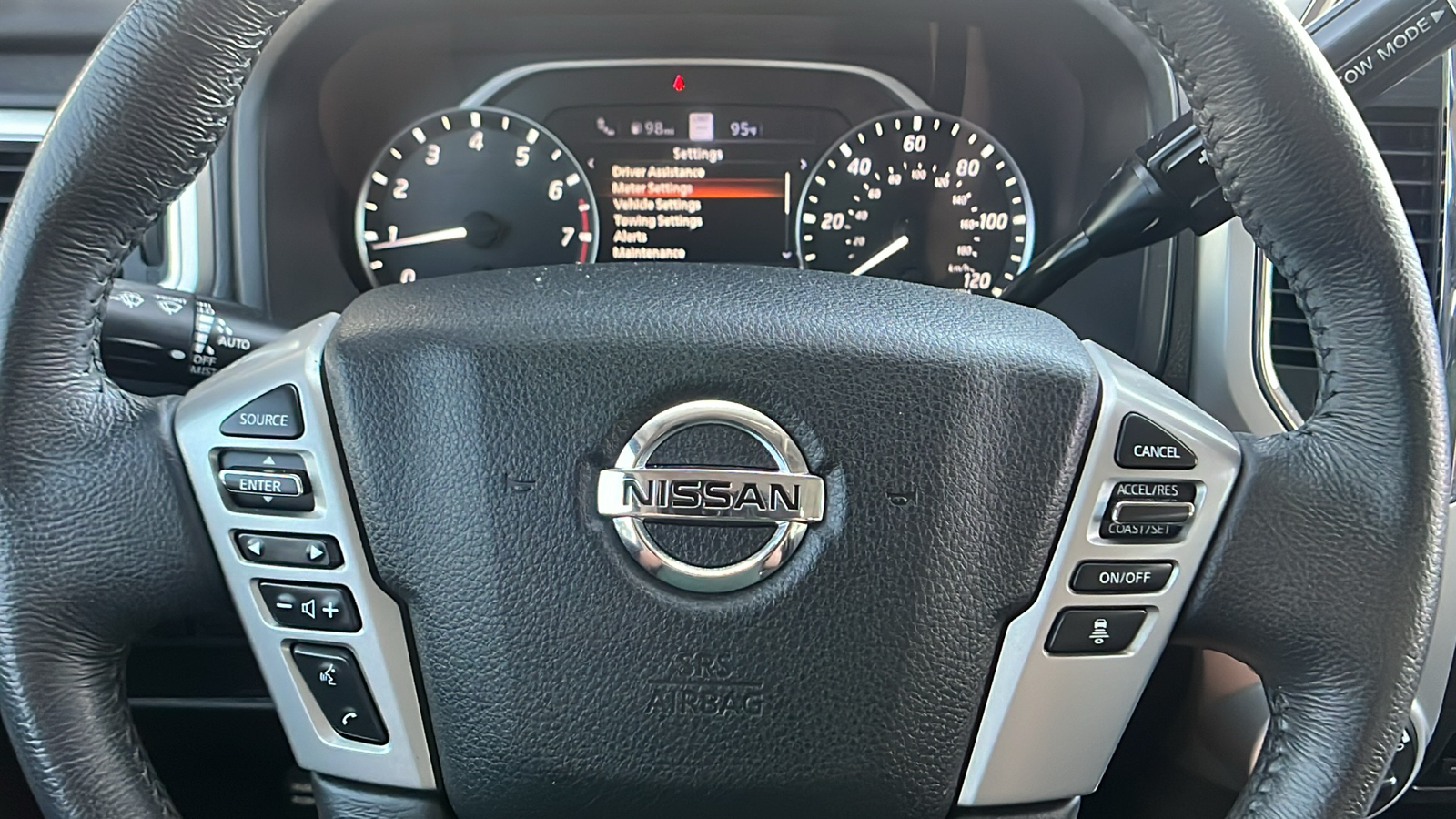 2021 Nissan Titan SV 34