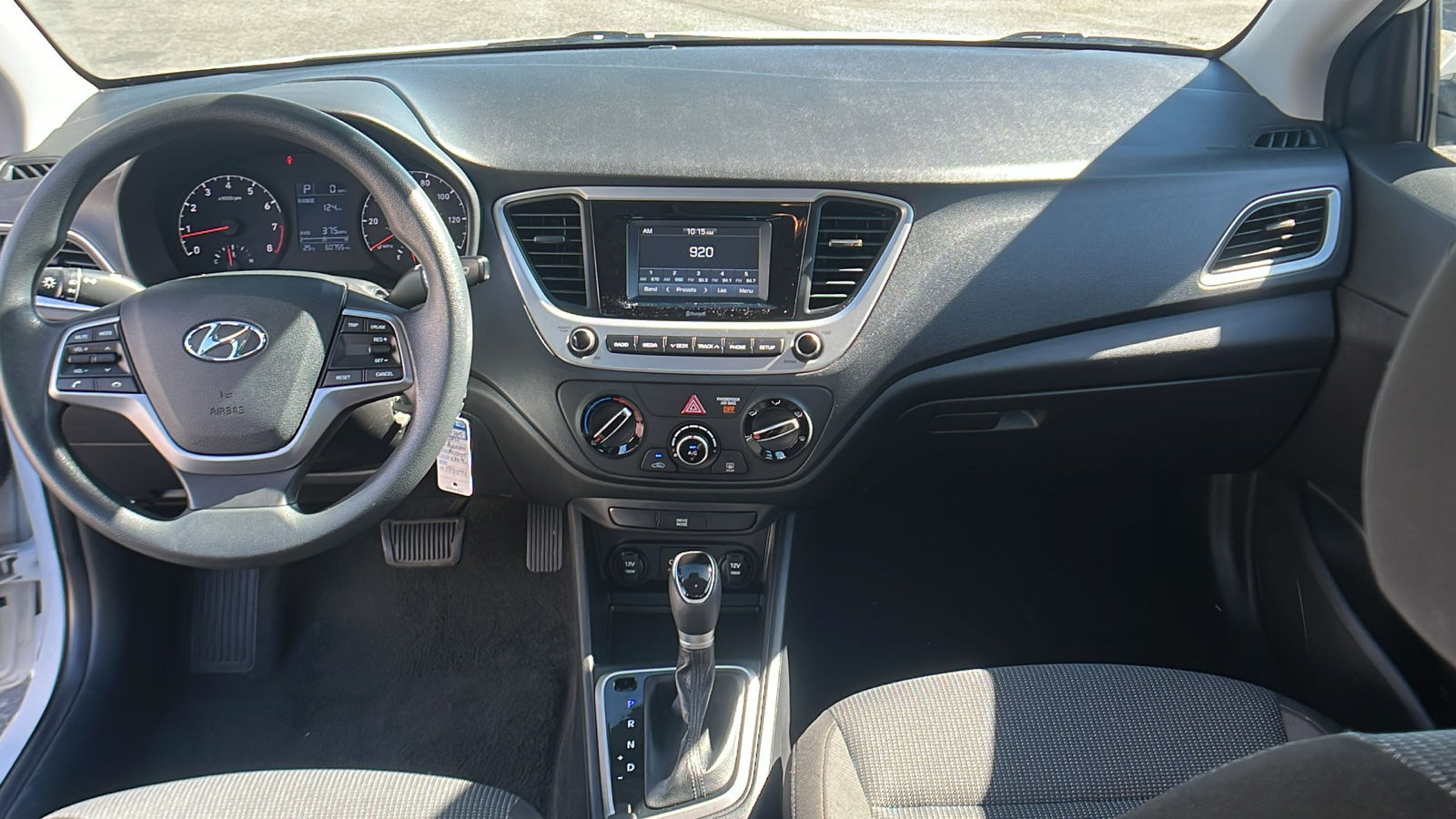 2021 Hyundai Accent SE 21