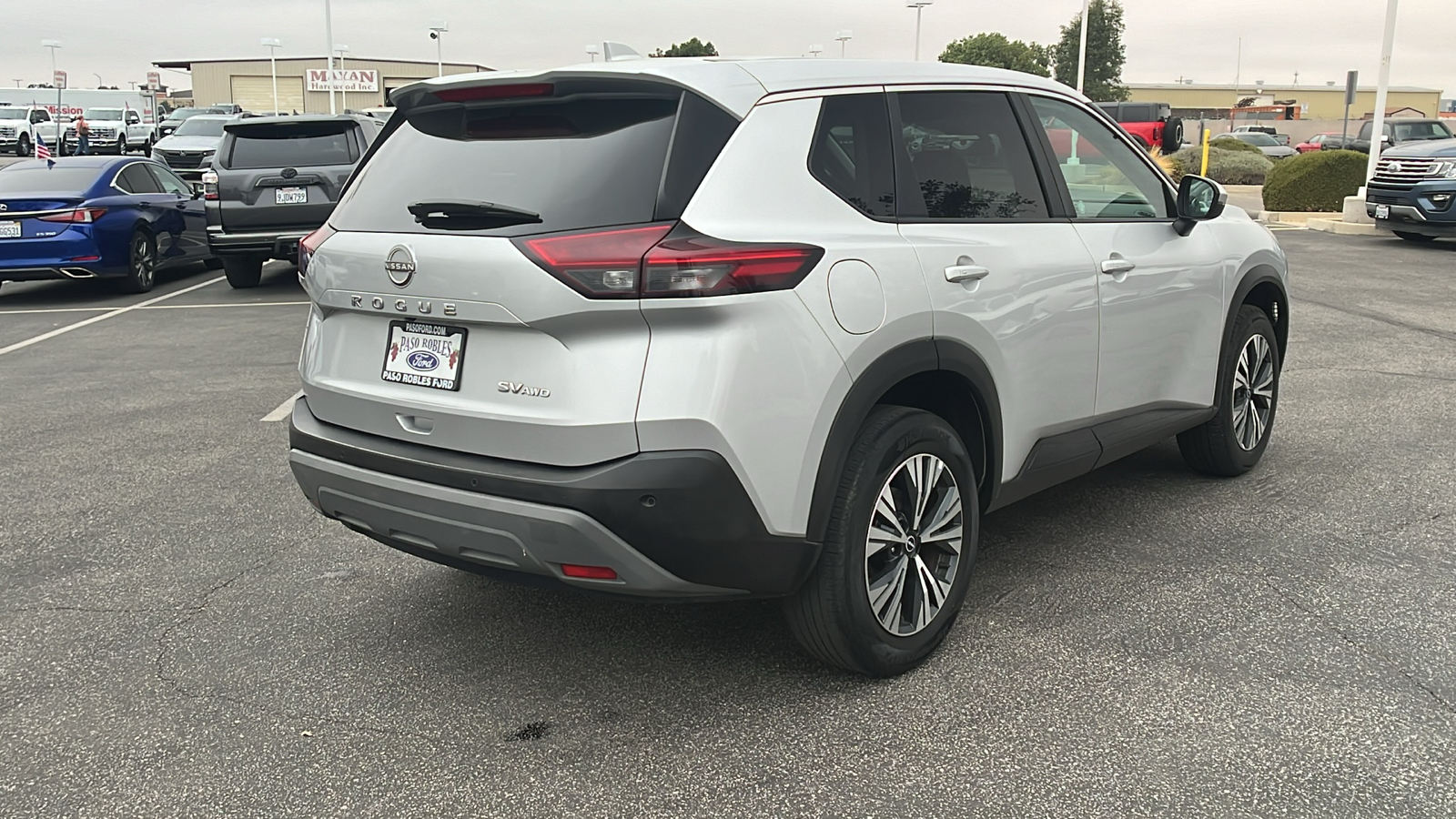 2022 Nissan Rogue SV 3