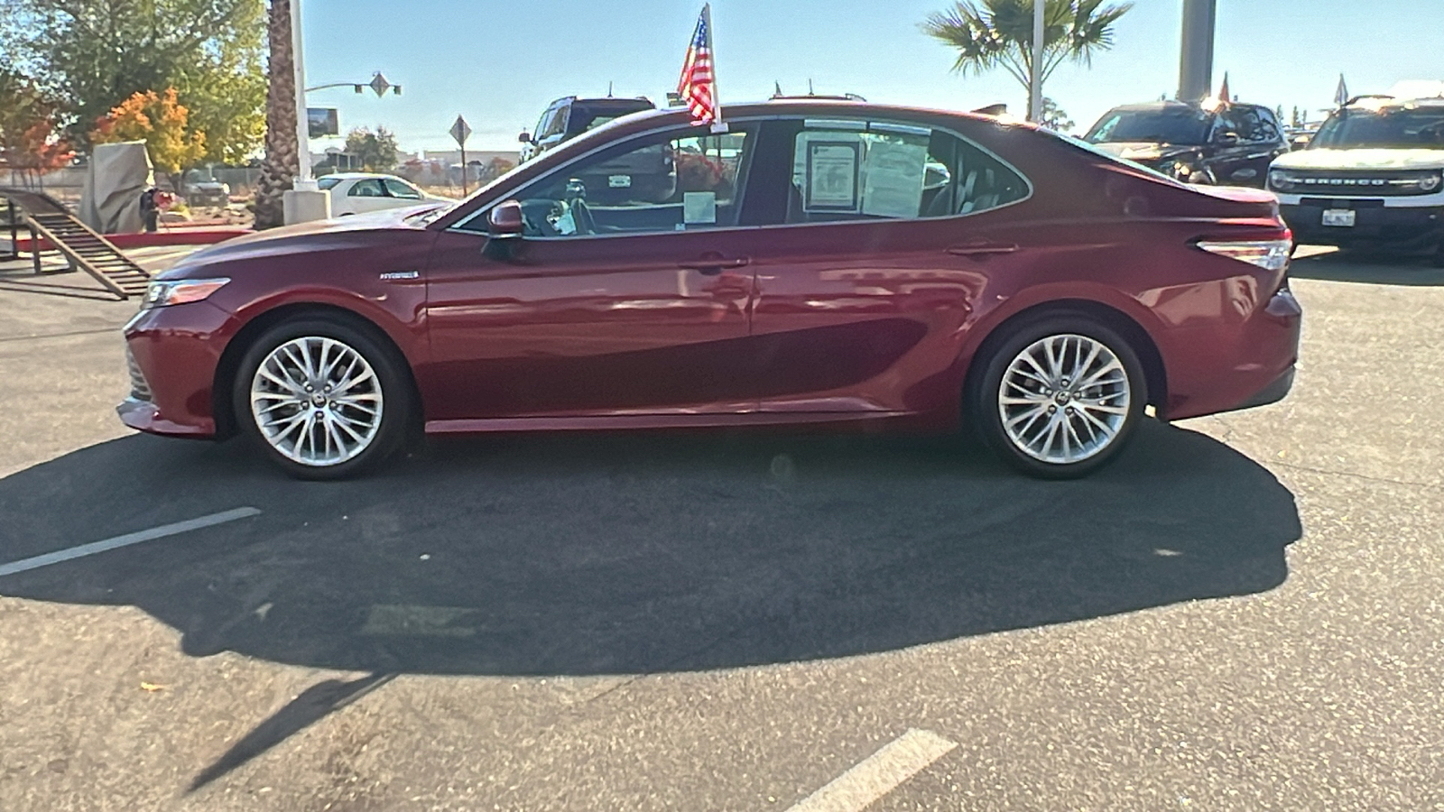 2020 Toyota Camry Hybrid XLE 6