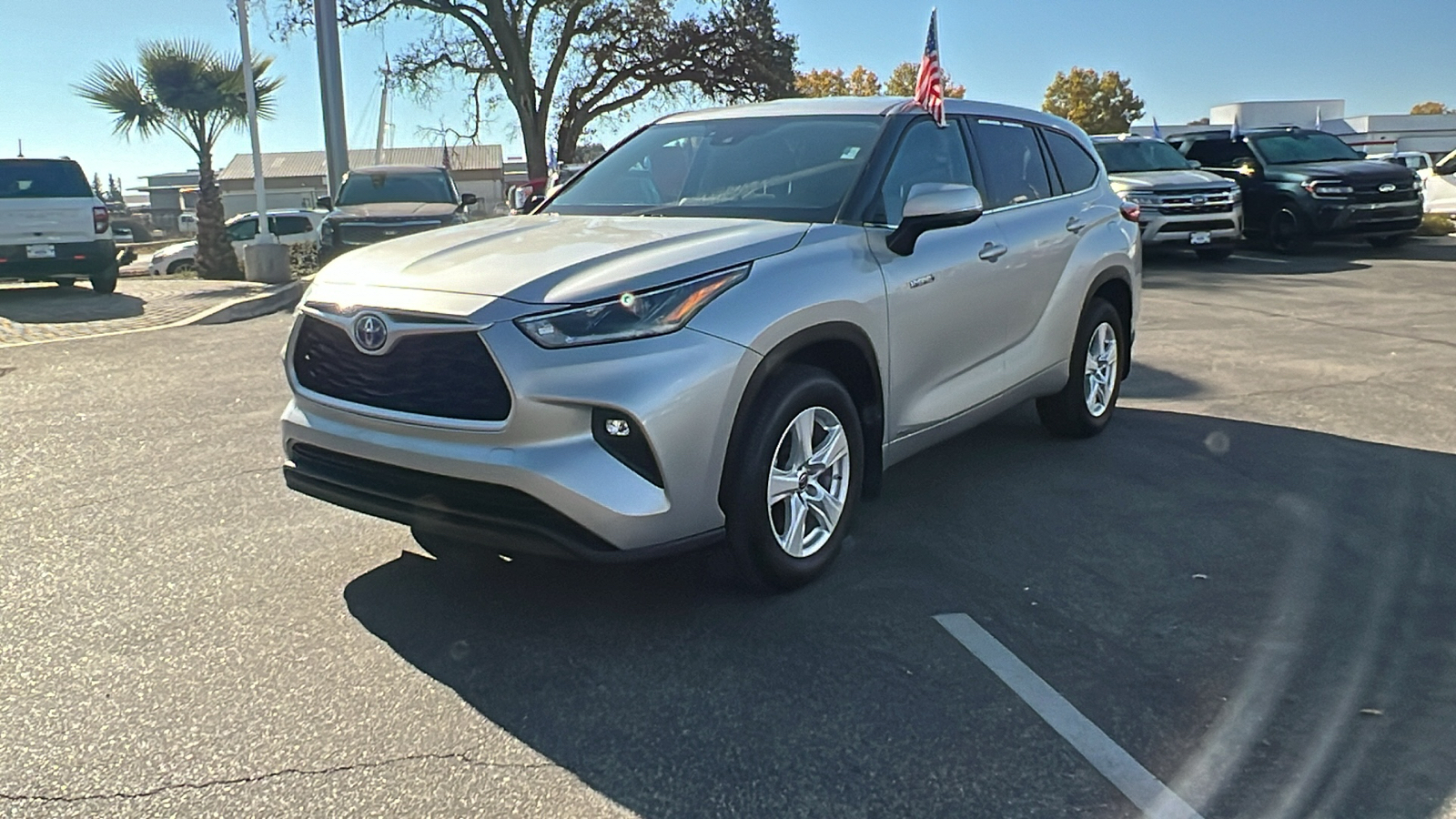 2021 Toyota Highlander Hybrid LE 7