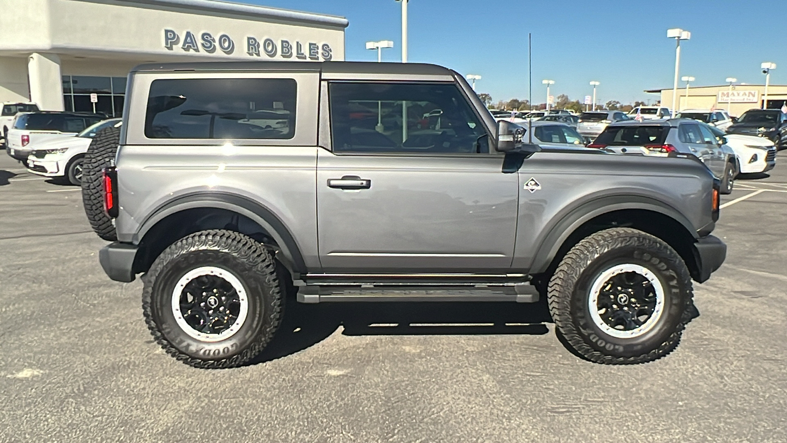 2023 Ford Bronco Outer Banks 2