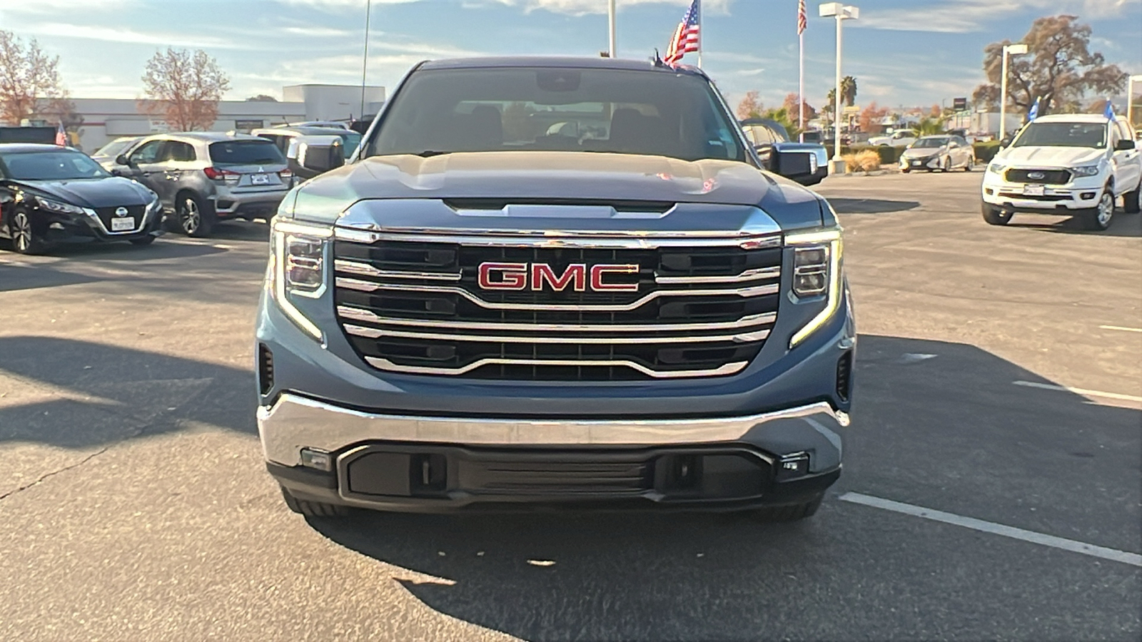 2024 GMC Sierra 1500 SLT 8