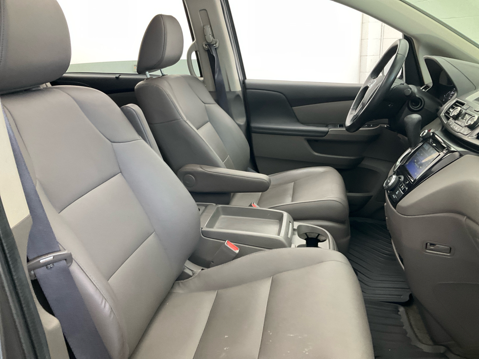 2014 Honda Odyssey EX-L 26