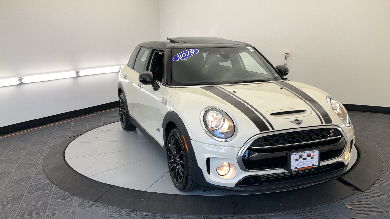 2019 MINI Cooper S Clubman Signature 1