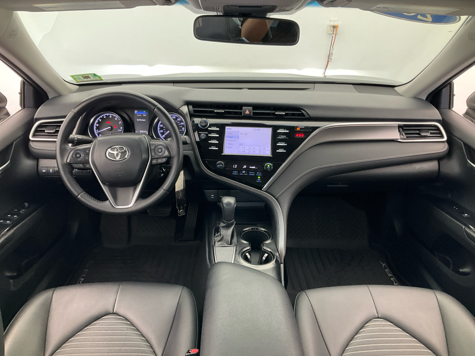 2018 Toyota Camry SE 3