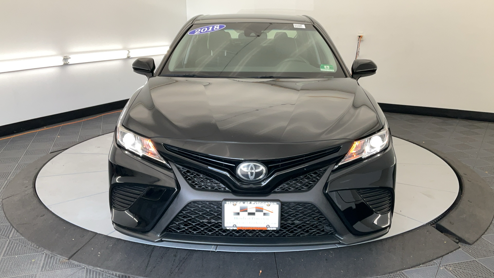 2018 Toyota Camry SE 7