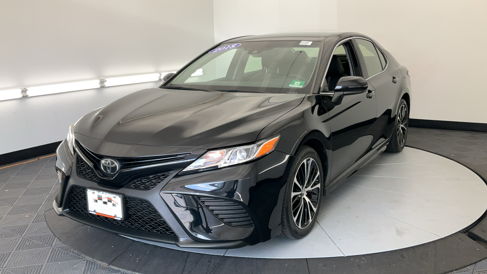 2018 Toyota Camry SE 8