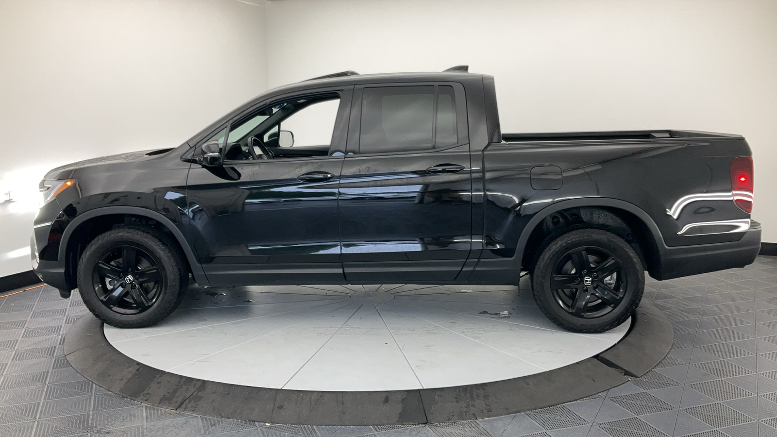 2023 Honda Ridgeline Black Edition 9