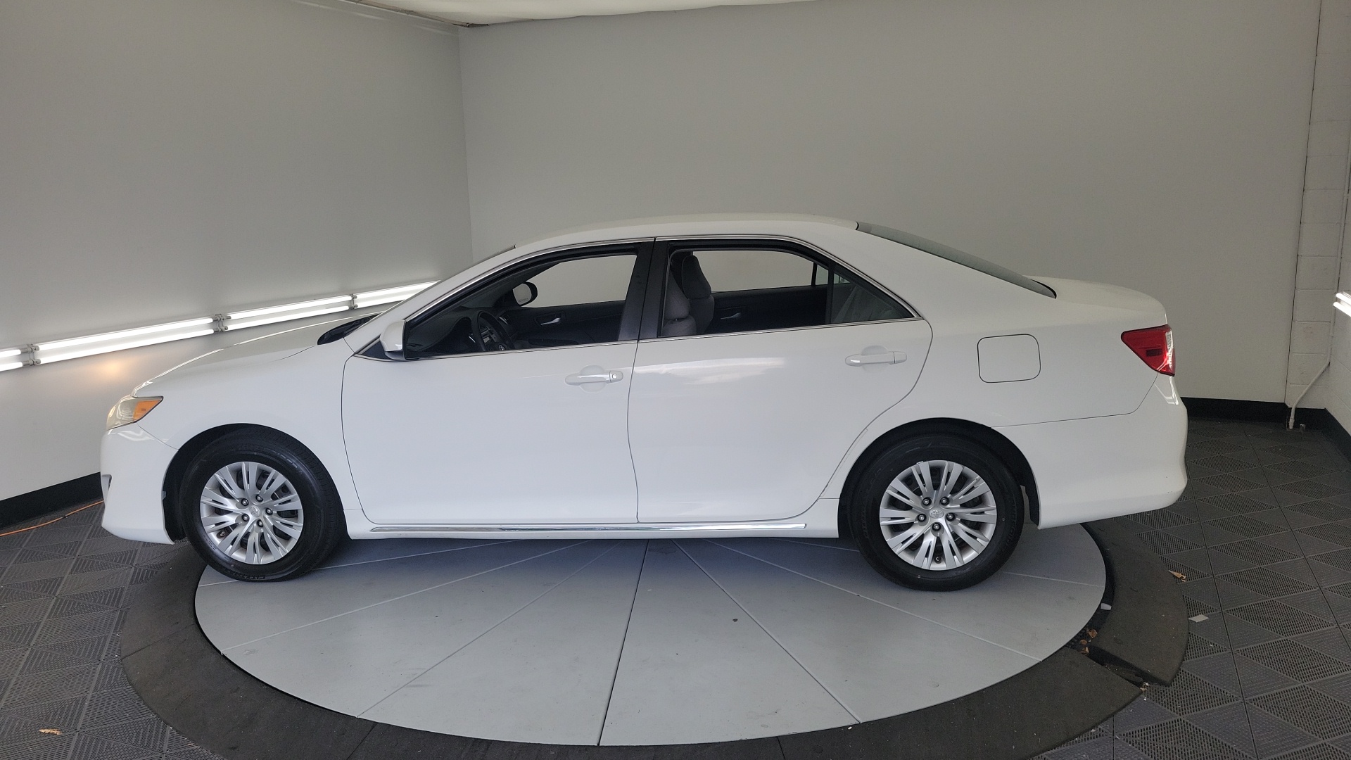 2012 Toyota Camry LE 7