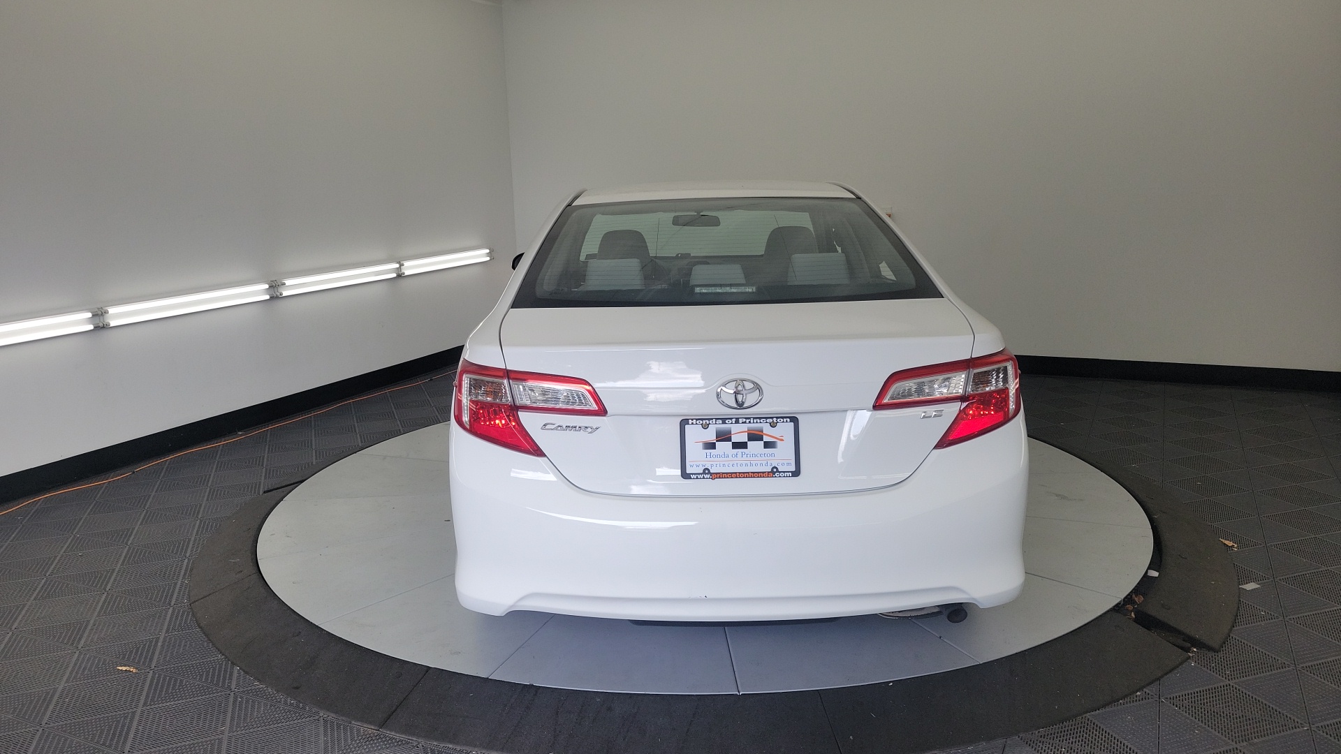 2012 Toyota Camry LE 9