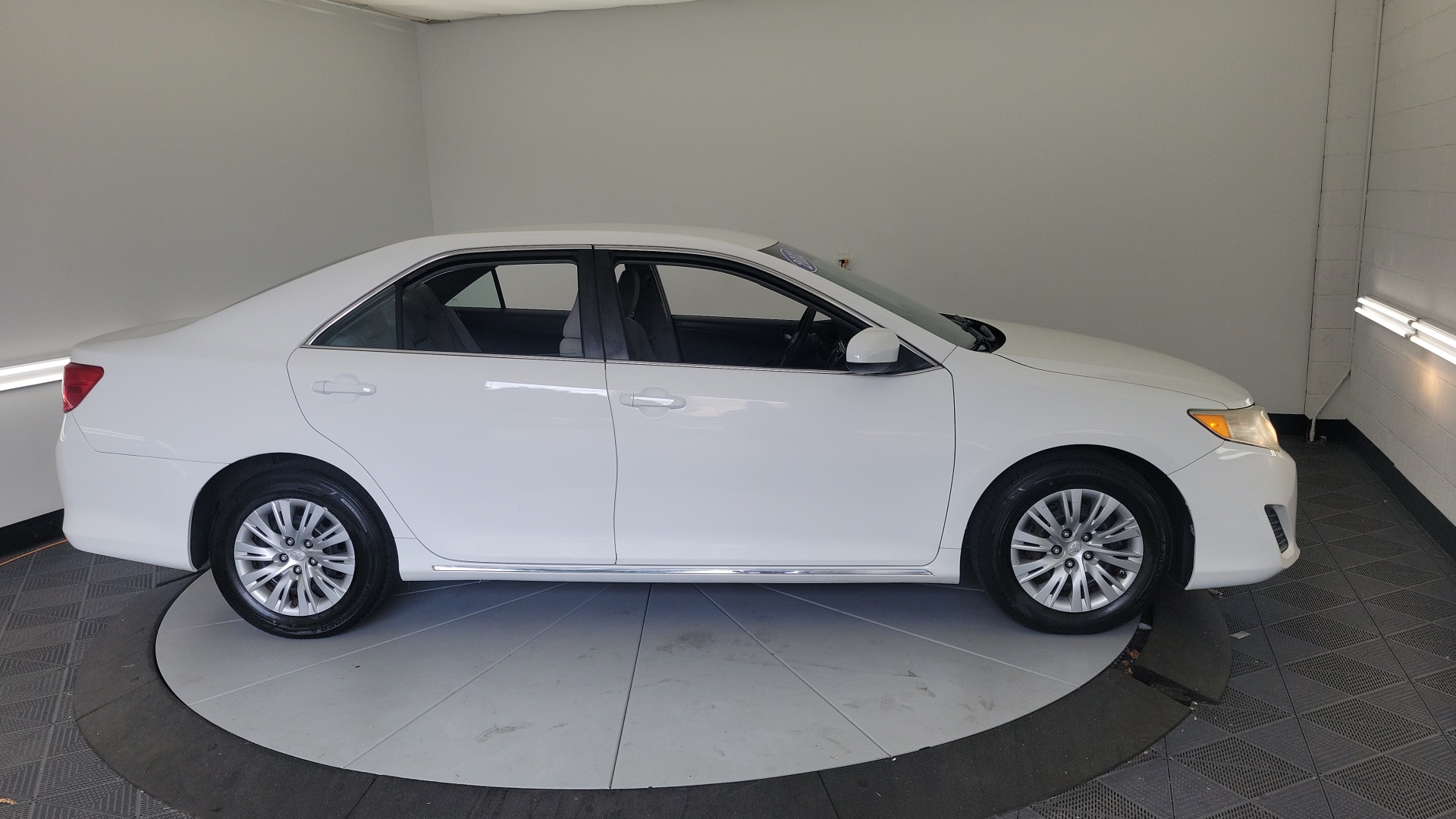 2012 Toyota Camry LE 11