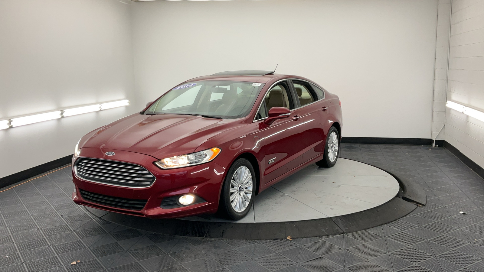 2014 Ford Fusion Energi SE Luxury 8