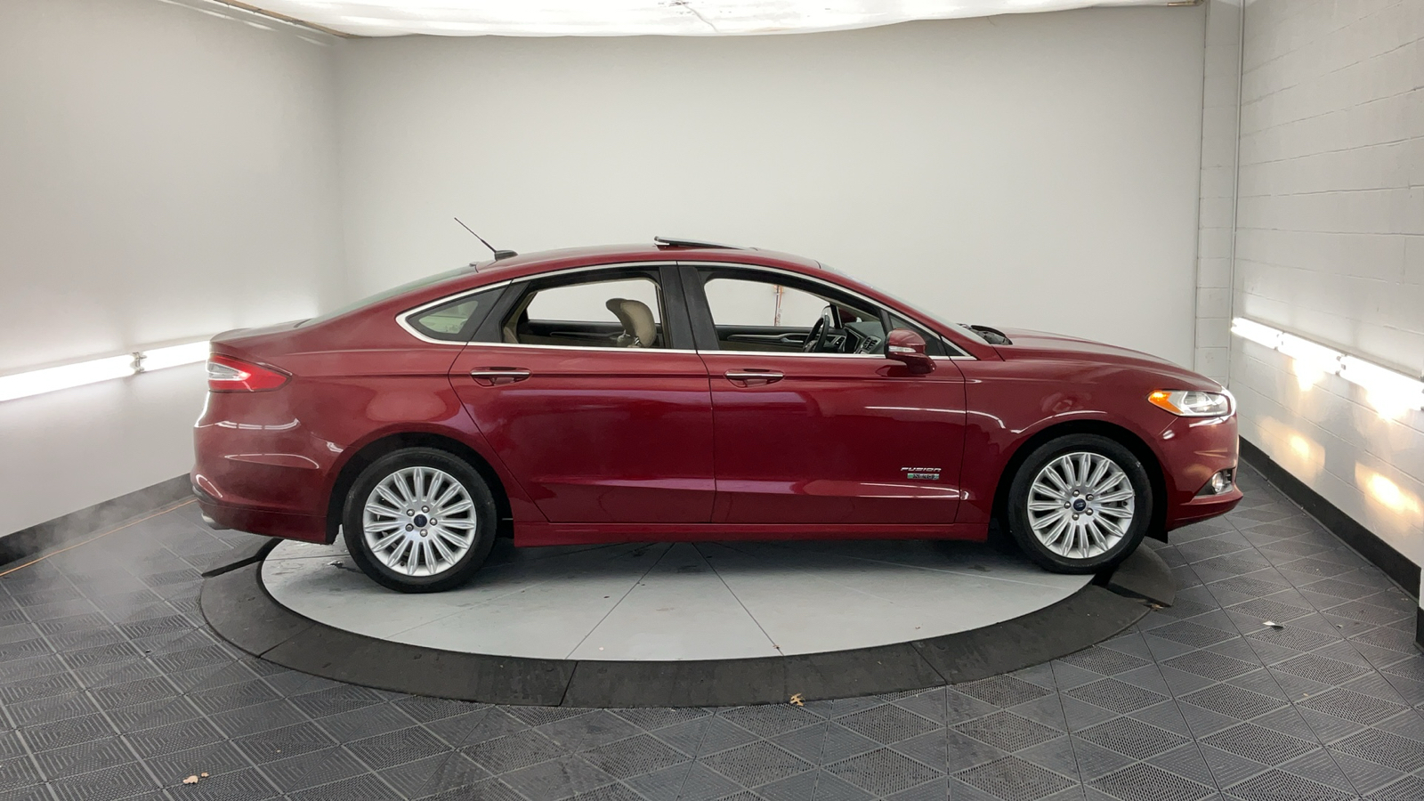 2014 Ford Fusion Energi SE Luxury 13