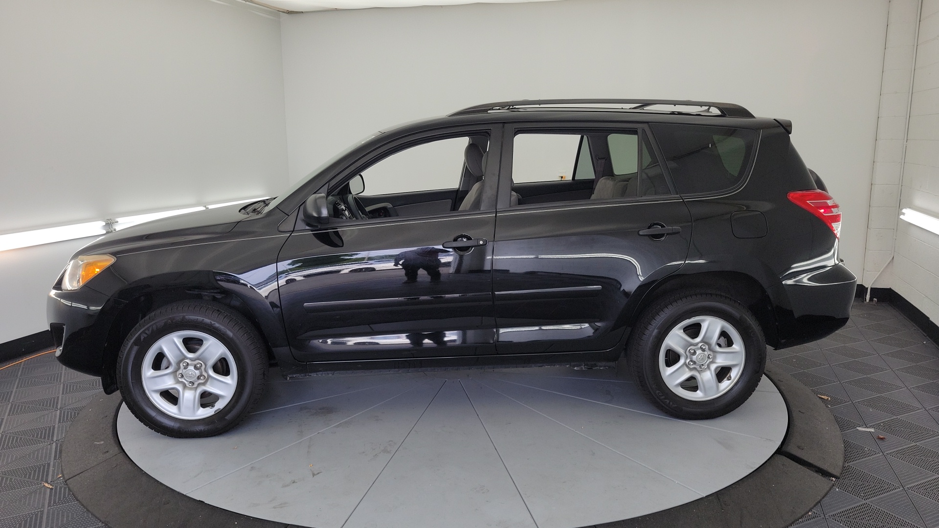 2009 Toyota RAV4 Base 8