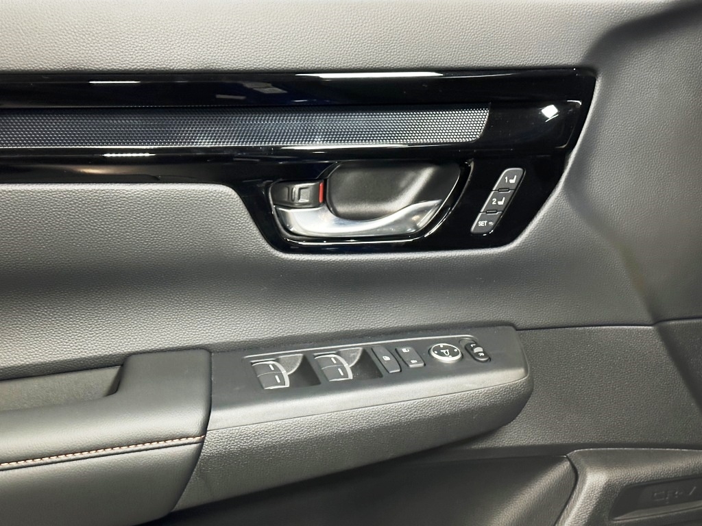 2025 Honda CR-V Hybrid Sport Touring 10