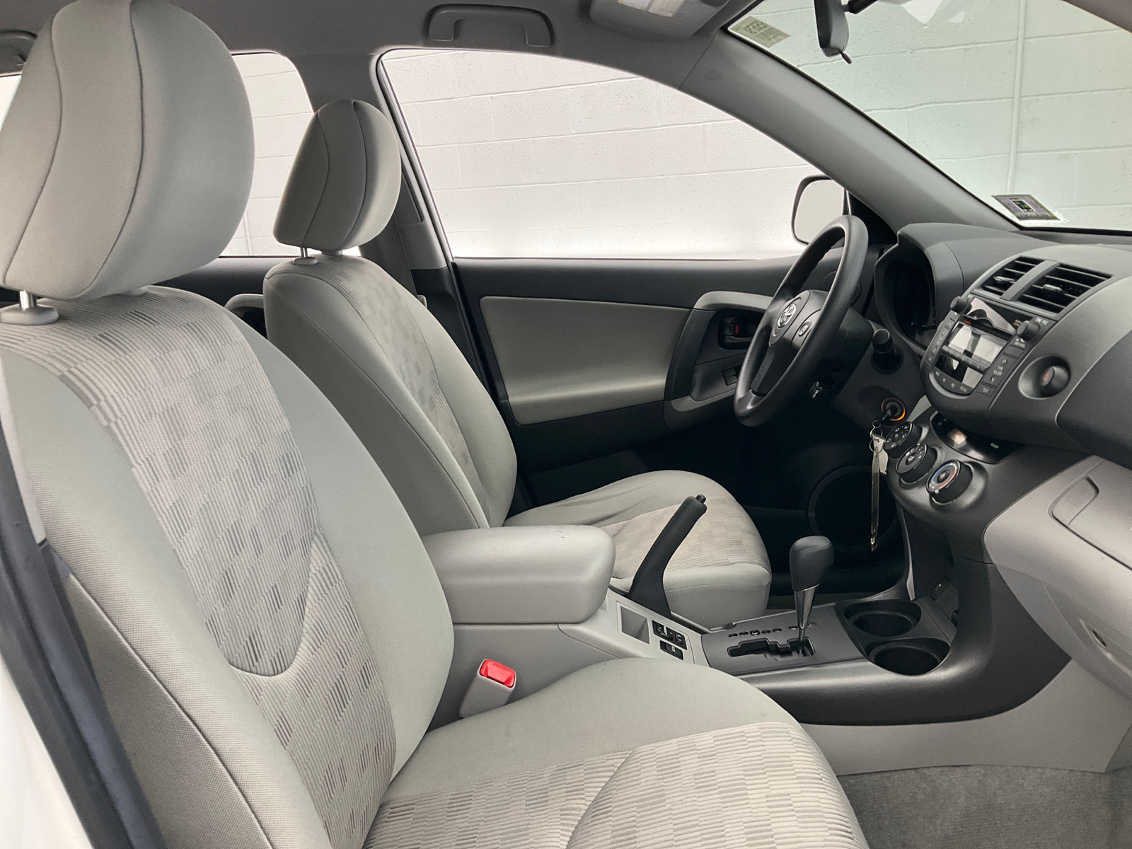 2011 Toyota RAV4 Base 23