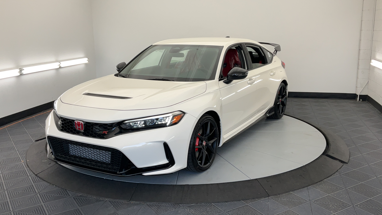 2025 Honda Civic Type R Base 8