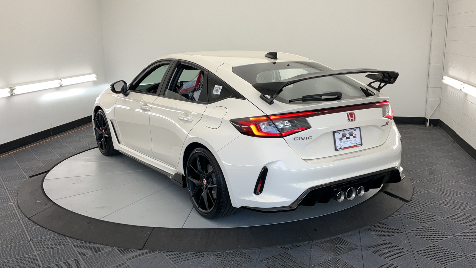 2025 Honda Civic Type R Base 10