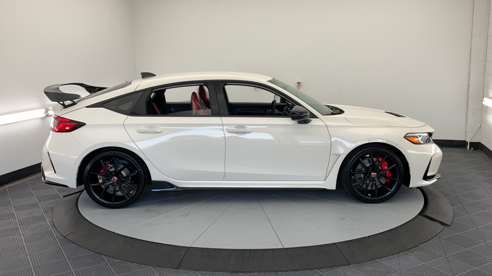 2025 Honda Civic Type R Base 13