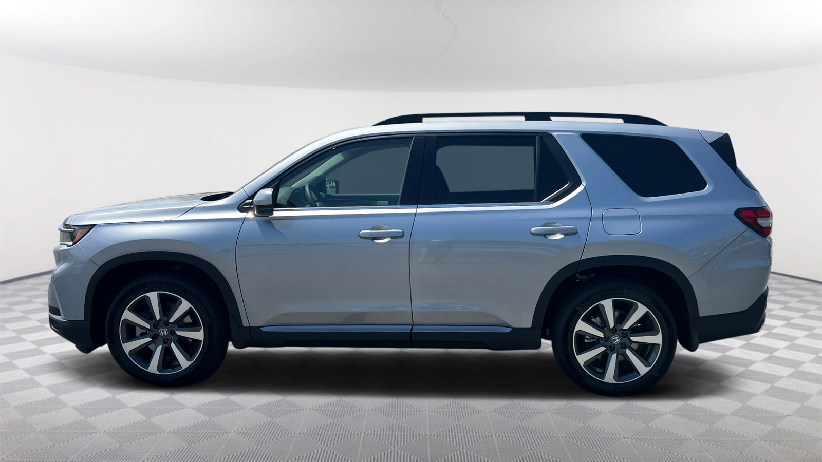 2025 Honda Pilot Touring 5