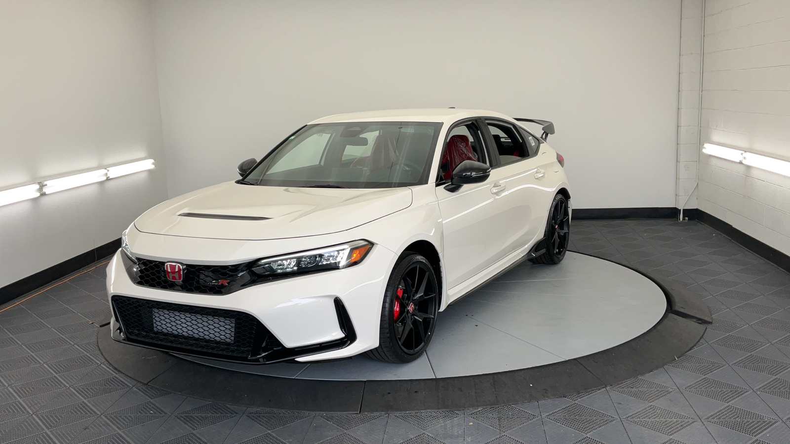 2025 Honda Civic Type R Base 8