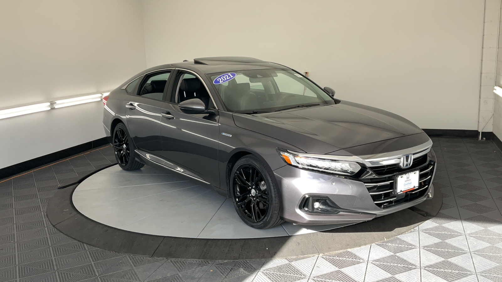 2021 Honda Accord Hybrid Touring 1