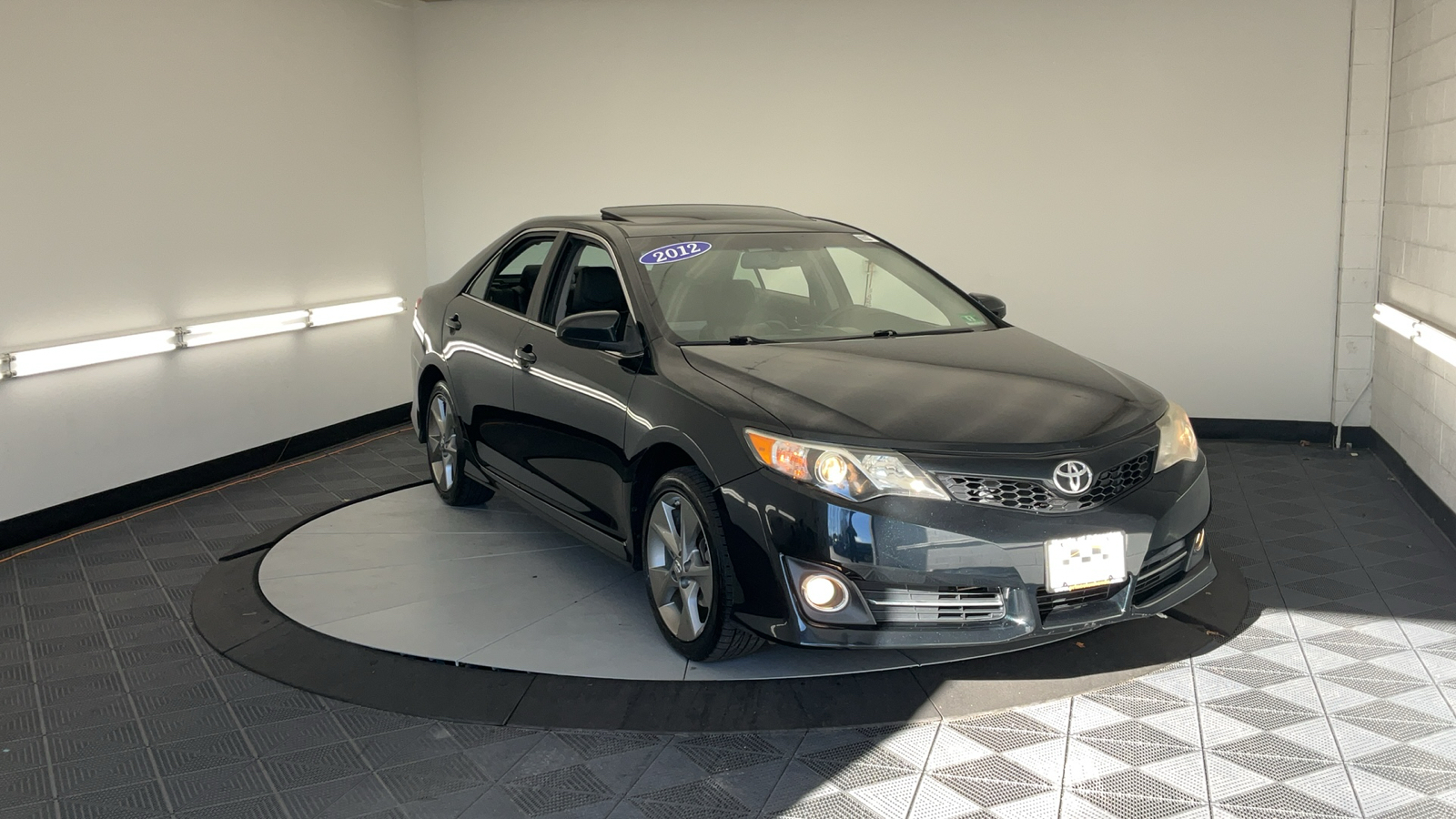 2012 Toyota Camry SE 1