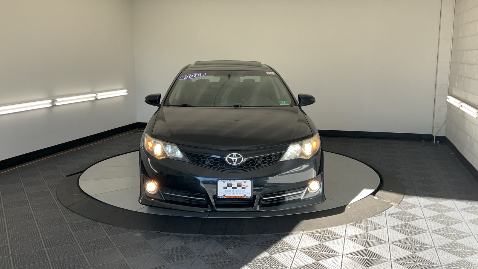 2012 Toyota Camry SE 7