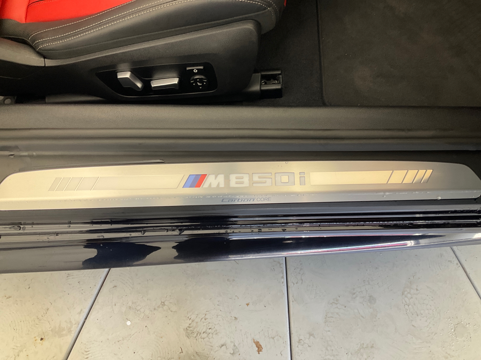 2019 BMW 8 Series M850i xDrive 34