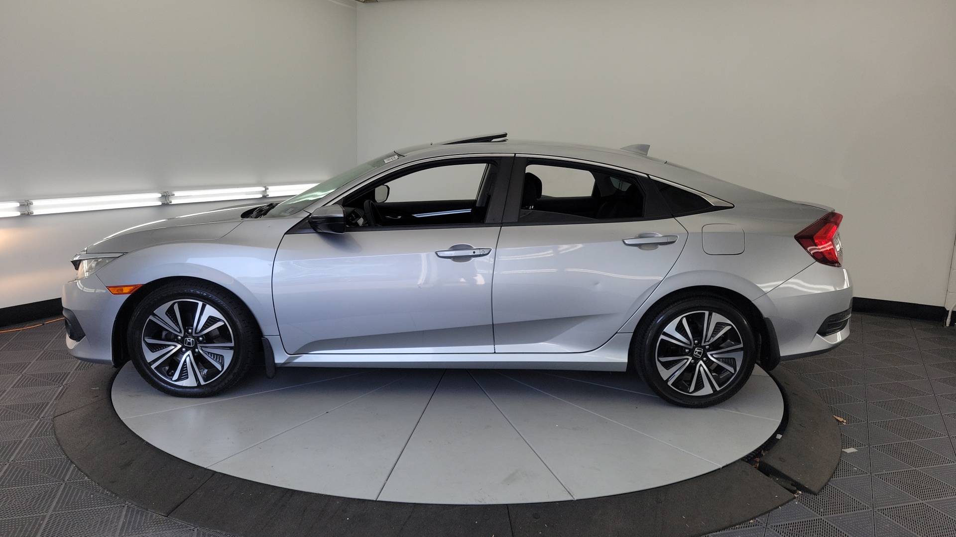 2016 Honda Civic EX-T 9