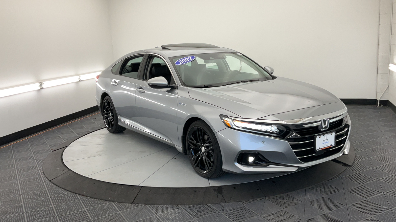 2022 Honda Accord Hybrid Touring 1