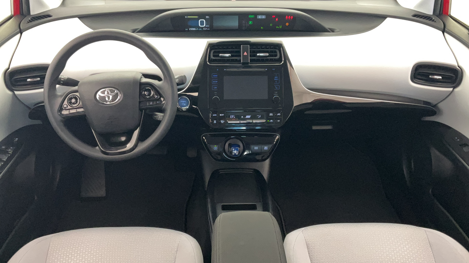 2019 Toyota Prius L 3