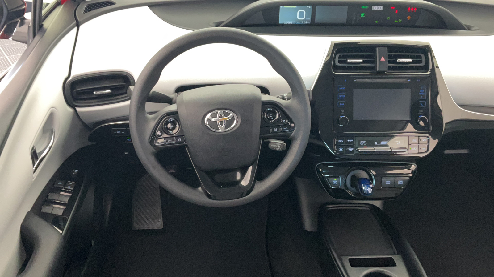 2019 Toyota Prius L 5