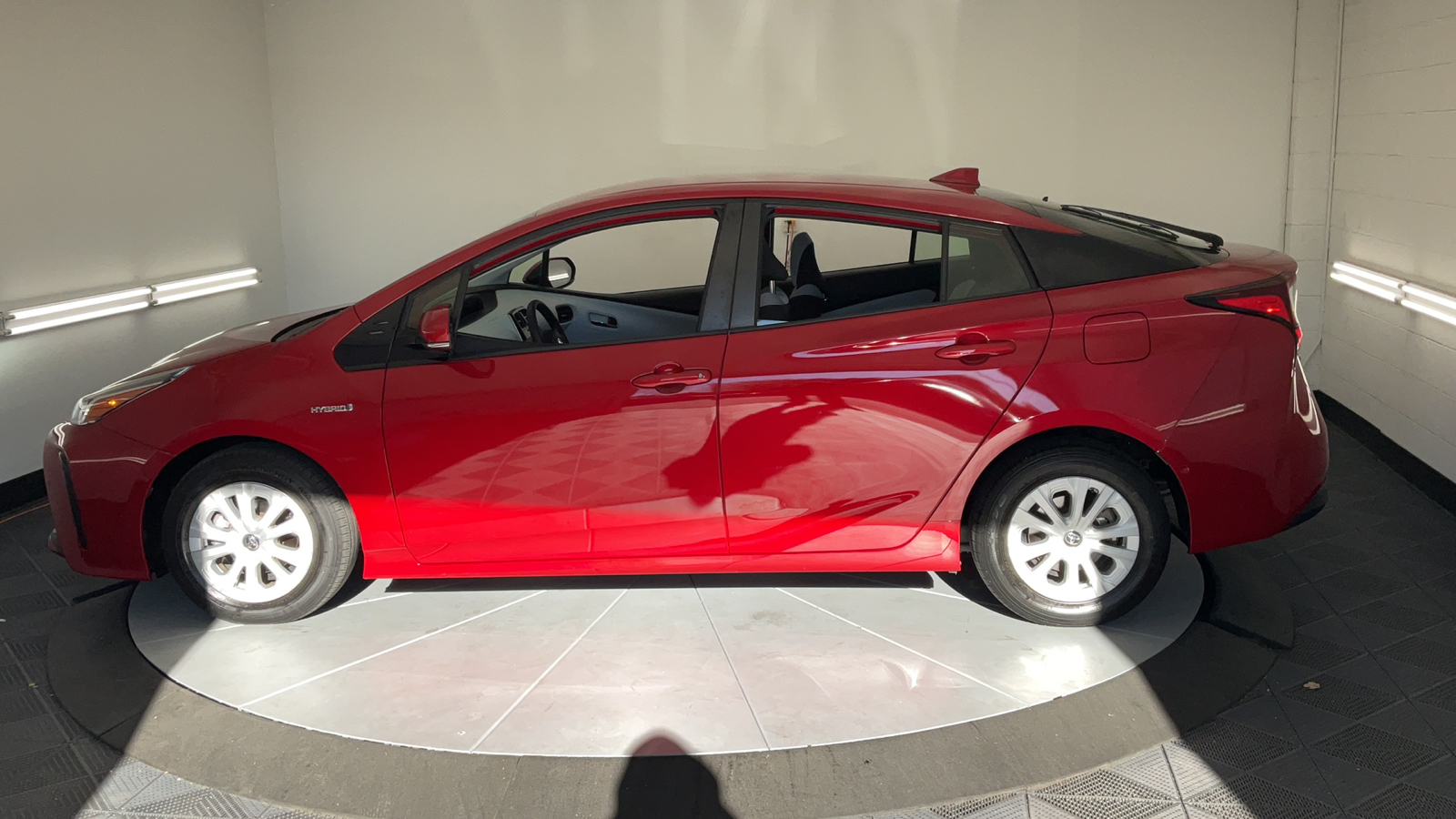 2019 Toyota Prius L 9