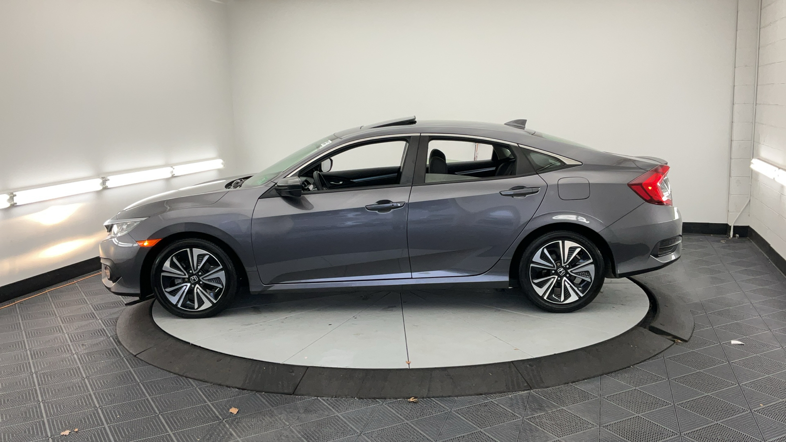 2018 Honda Civic EX-L 9