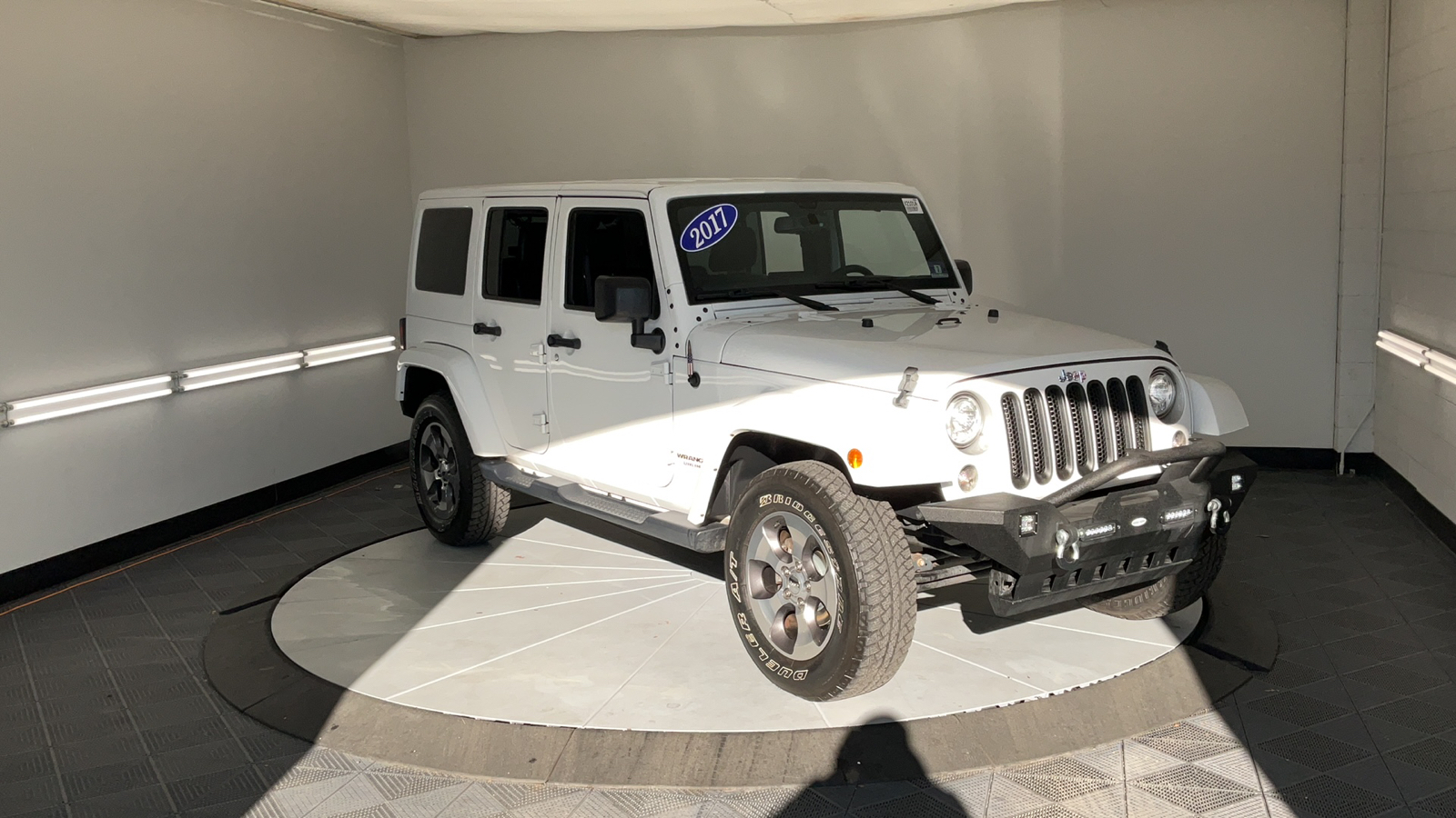 2017 Jeep Wrangler Unlimited Sahara 1