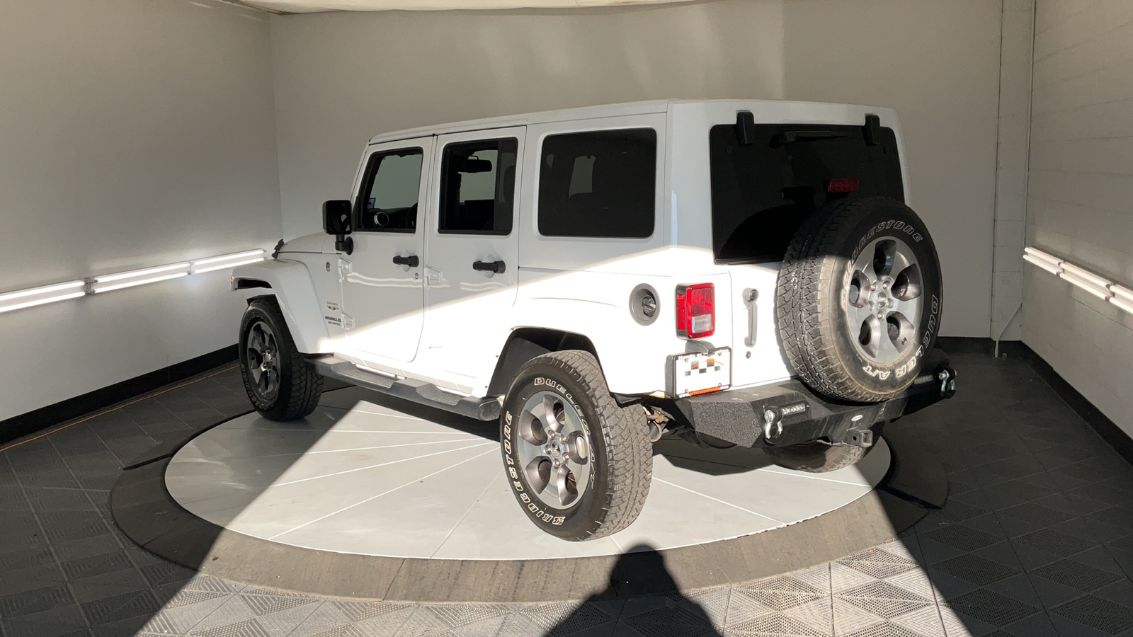 2017 Jeep Wrangler Unlimited Sahara 10