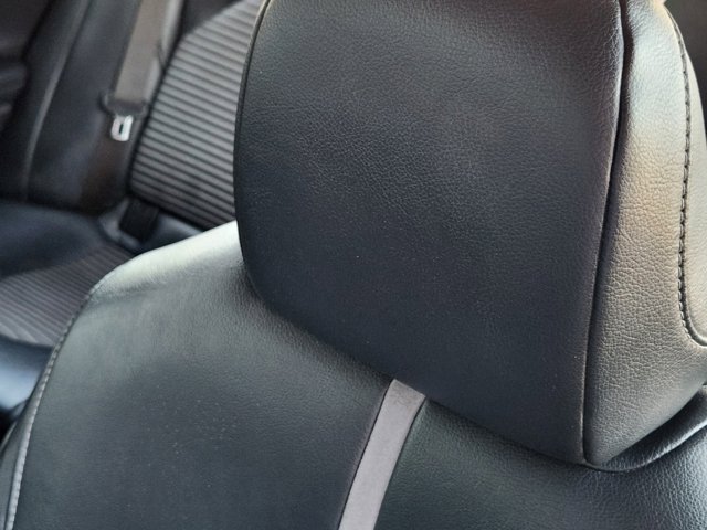 2019 Toyota Camry SE w/ Pre-Collision Alert 14
