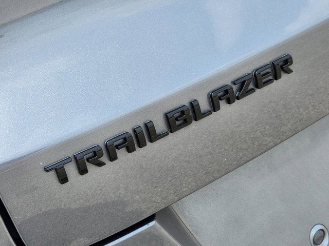 2021 Chevrolet Trailblazer RS w/ Panoramic Sunroof, Power Liftgate, & Driver  12