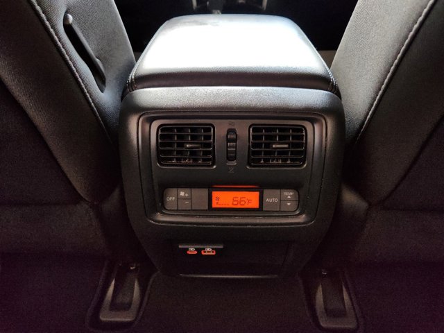 2020 Nissan Pathfinder SV 31