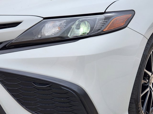 2022 Toyota Camry SE w/ Pre-Collision Alert 9