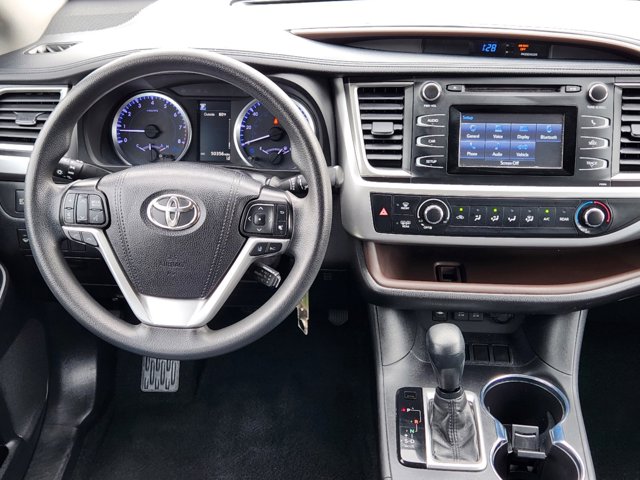 2019 Toyota Highlander LE w/ Safety & Convenience Pkg 27