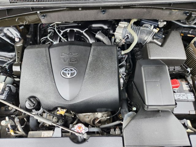 2019 Toyota Highlander LE w/ Safety & Convenience Pkg 34