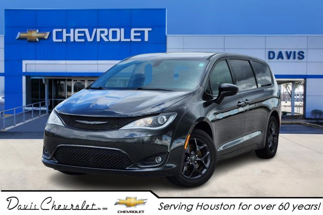 2020 Chrysler Pacifica Touring w/ S Appearance Pkg 1