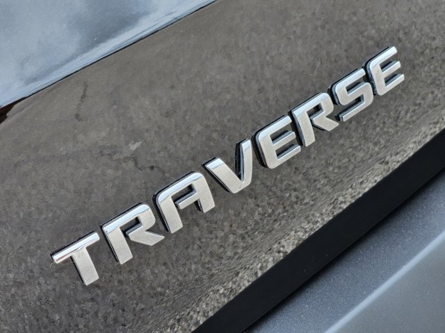 2021 Chevrolet Traverse LS 12